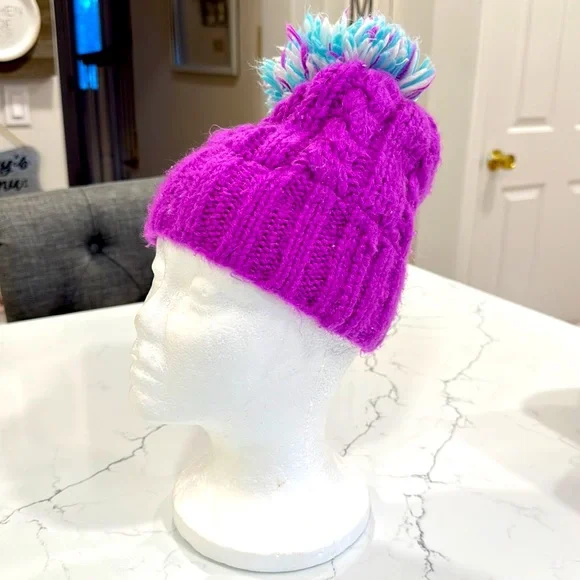 GUC Girls Children’s Place Winter Pom Pom Slouchy Hat. - Picture 3 of 6